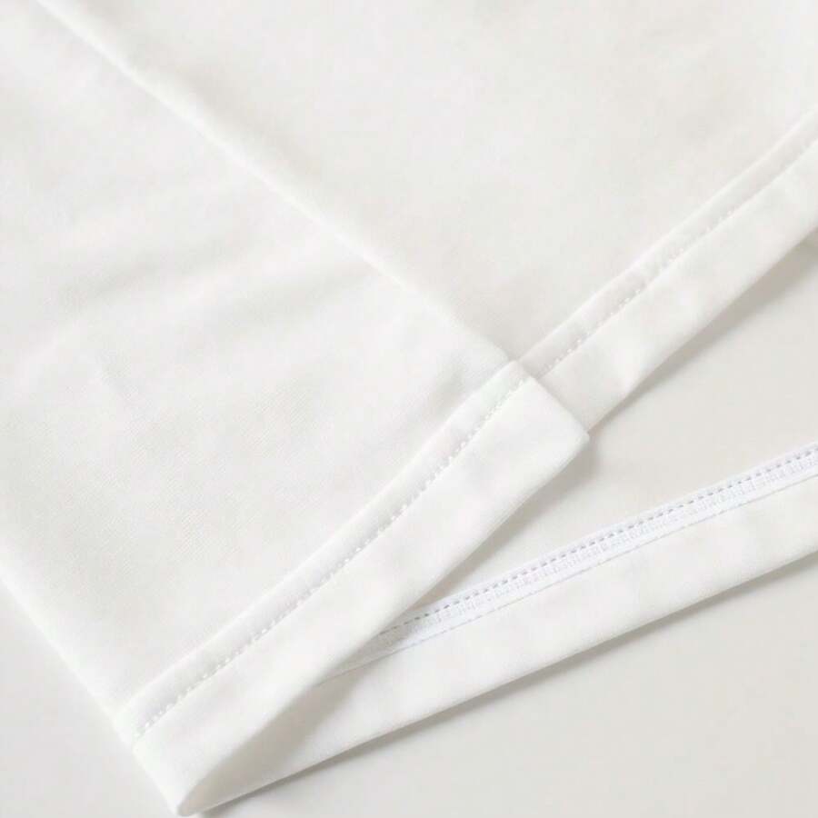 2D Flat Printed Letter Graphic - Tee Graphic Print recension och pris