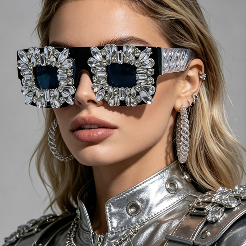 Exaggerated Bling Rhinestone S - Sunglass Retainer Cord recension och pris